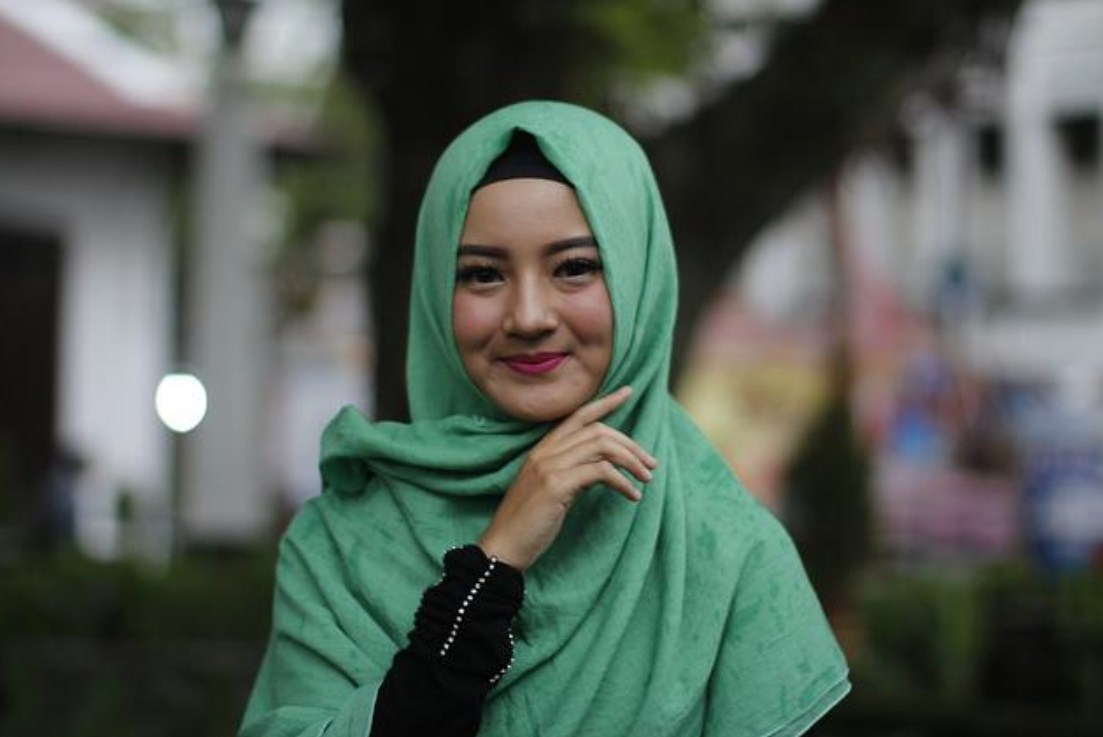Baju Hitam Celana Hitam Jilbab Hijau Artinya Apa? Berikut Penjelasannya
